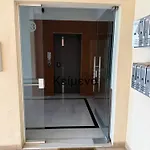 With Free Parking Apartamento Sparta