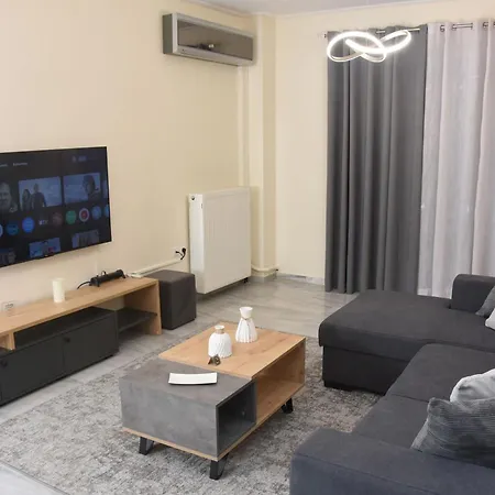 Modern Balcony & Free Parking