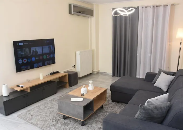 Modern Balcony & Free Parking