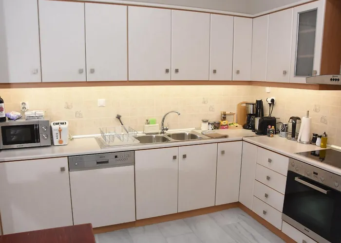 Modern Balcony & Free Parking Apartamento Sparta