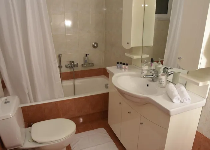 Modern Balcony & Free Parking