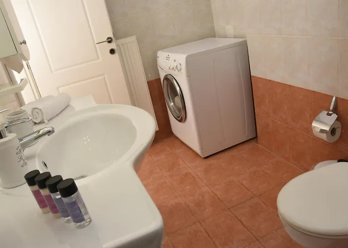 Modern Balcony & Free Parking Apartmán